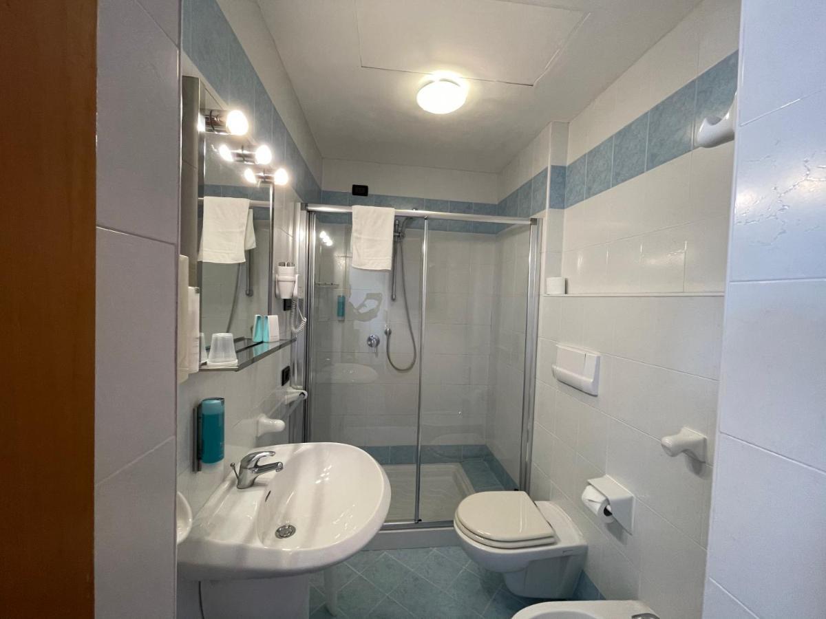 Hotel Meridiana Σιρμιόνε Εξωτερικό φωτογραφία