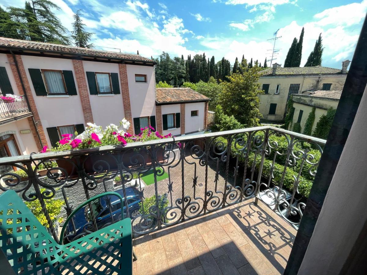 Hotel Meridiana Σιρμιόνε Εξωτερικό φωτογραφία