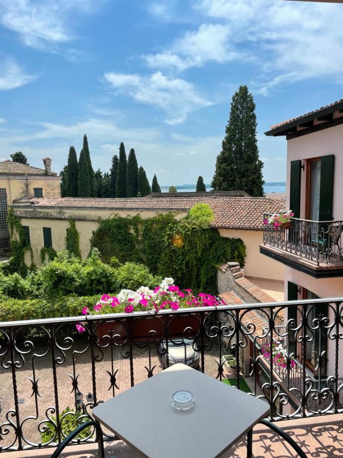 Hotel Meridiana Σιρμιόνε Εξωτερικό φωτογραφία