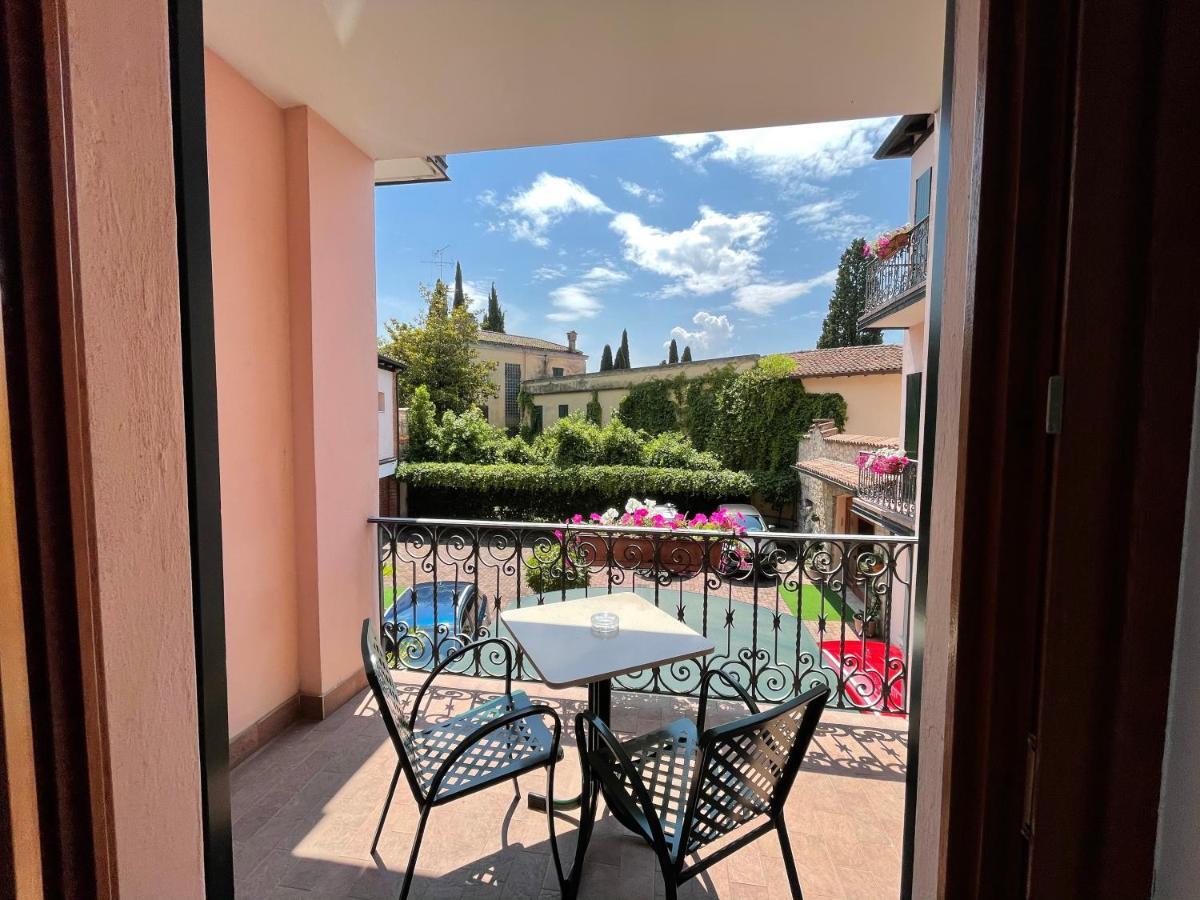 Hotel Meridiana Σιρμιόνε Εξωτερικό φωτογραφία