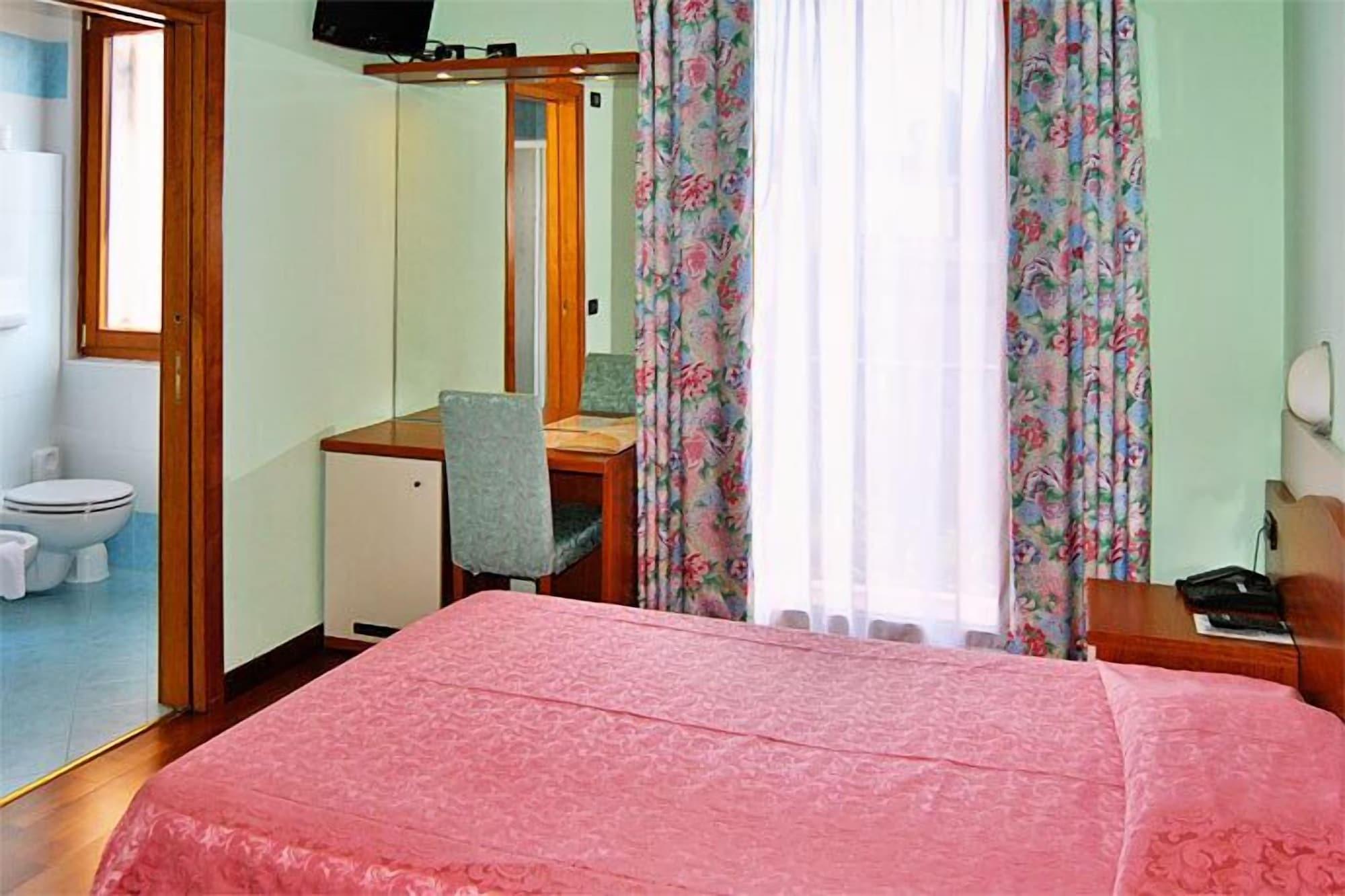 Hotel Meridiana Σιρμιόνε Εξωτερικό φωτογραφία