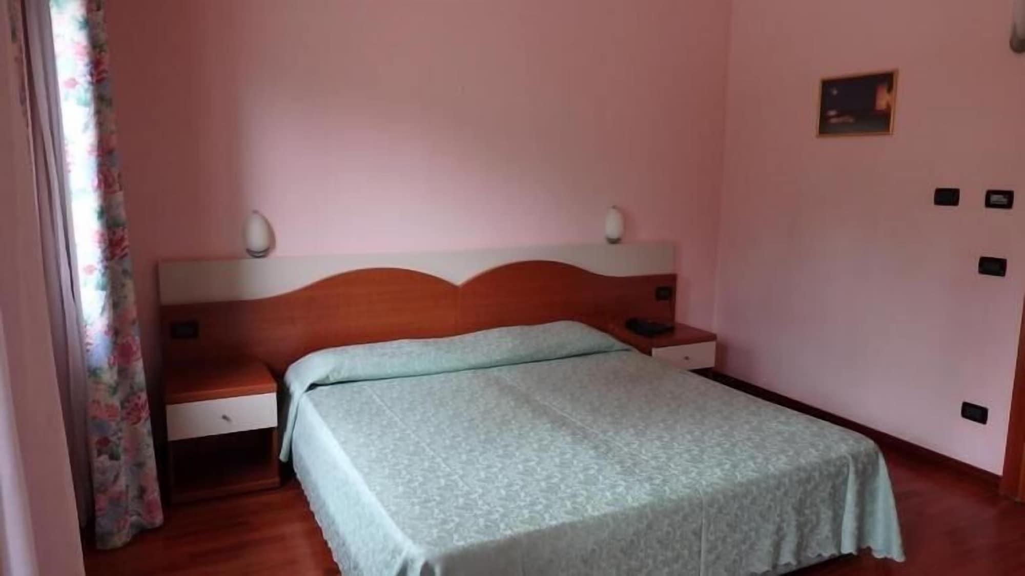 Hotel Meridiana Σιρμιόνε Εξωτερικό φωτογραφία