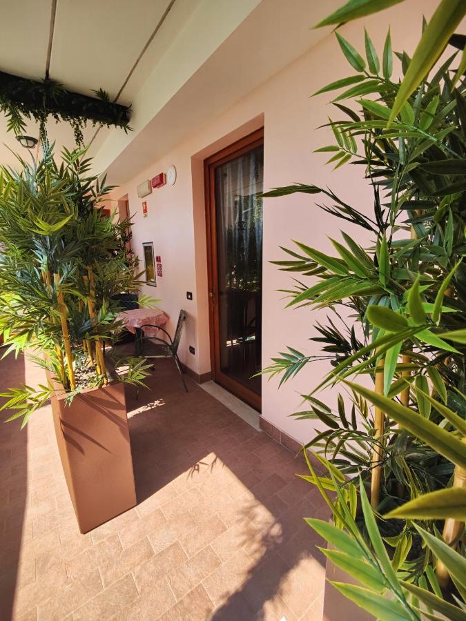 Hotel Meridiana Σιρμιόνε Εξωτερικό φωτογραφία