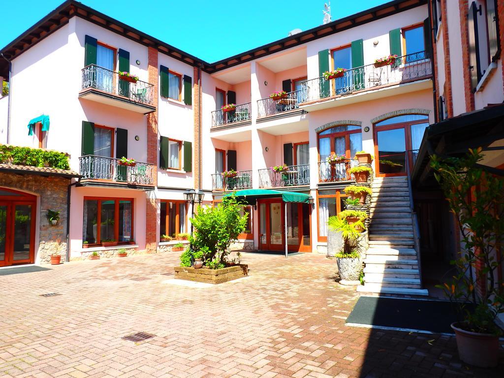 Hotel Meridiana Σιρμιόνε Εξωτερικό φωτογραφία