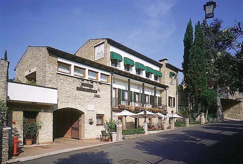Hotel Meridiana Σιρμιόνε Εξωτερικό φωτογραφία